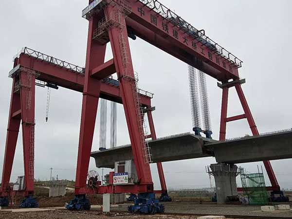 當門式起重機行走機構出現故障怎么解決