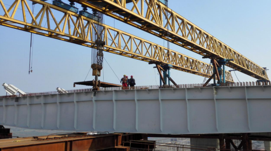 架橋機橫梁空中轉體安裝方法